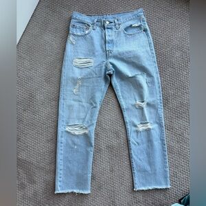 Light Wash Levi Ankle Jeans